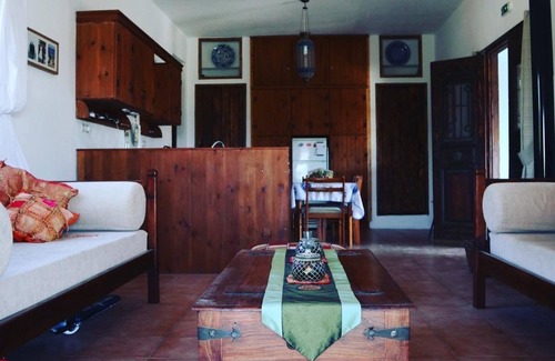 Amaniou Villa | Casa tradicional griega con piscina.