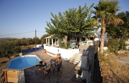 Amaniou Villa | Casa tradicional griega con piscina.