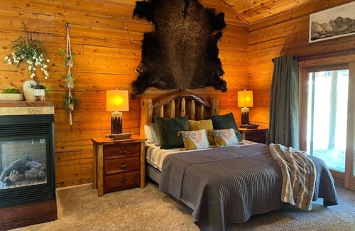 California Hot Springs Cabina | Secluded Log Cabin in Sequoia National Forest