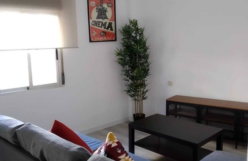 Almeria Condominio | Segunda linea de playa cercano a bares restaurantes comercios y supermercados