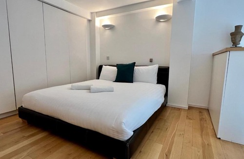Prince's Apartamento | Second Nest London Warehouse