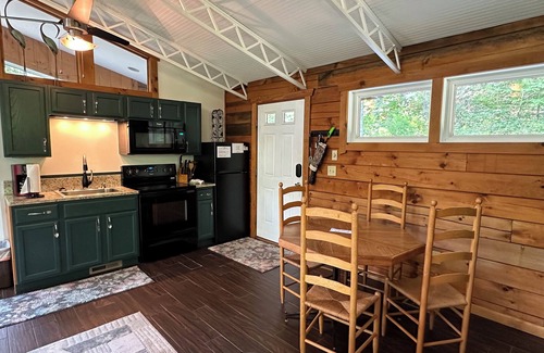 Stanardsville Cabina | Second Wind | 0 Bed, 1 Bath