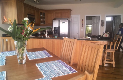 Isla de Utila Casa | Second Wind - Ocean Front - 1 bedroom with WOW Factor!