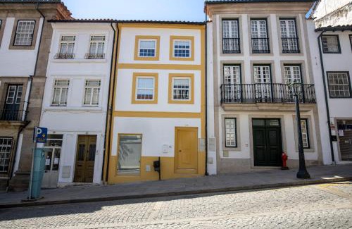 Braganca Casa | Secret Garden in Bragança - historic center