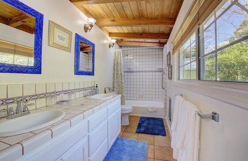Oak Park Cama Y Desayuno | Secret Garden Inn and Cottages