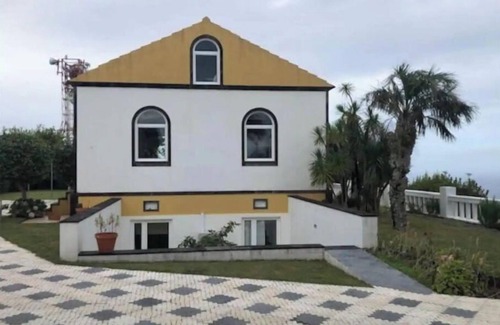 Santa Cruz das Flores Casa | Secular house (T2+1) with stunning views and whirlpool bath