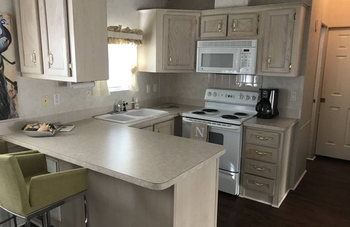 Upper Grand Lagoon Cabaña | Comunidad cerrada segura. Ideal para familias y personas que buscan tarifas de invierno