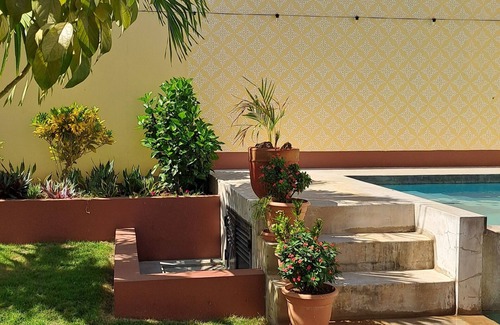 Granada Casa | Secure & Private 3 BDR Modern House with Pool, A/C and Great View