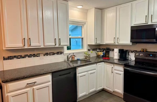 Apex Casa | Sedona Place -Home w/fenced yard