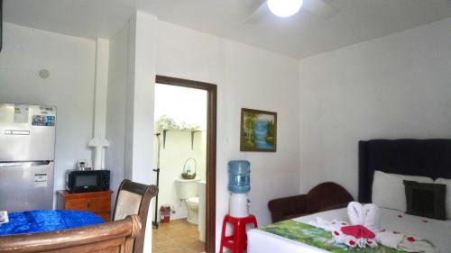 Belize City Apartamento | See Belize RELAXING Studio with Sea View Infinity Pool & Overwater Deck