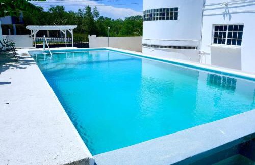 Belize City Apartamento | See Belize SUNRISE Sea View 2-bed Studio with Pool & Deck, 1st Floor
