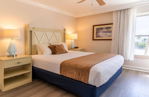 Captiva Hotel | See Breathtaking Bay Views from Your Balcony! 3BR Unit w/Kitchen | Onsite Pool
