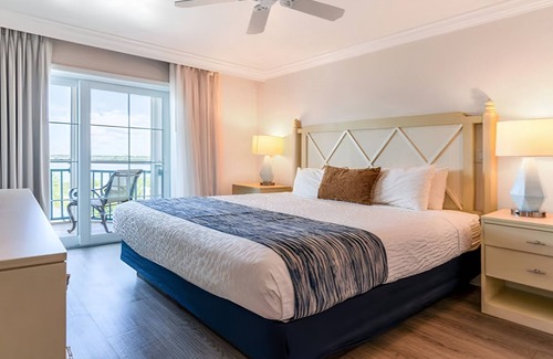 Captiva Hotel | See Breathtaking Bay Views from Your Balcony! 3BR Unit w/Kitchen | Onsite Pool