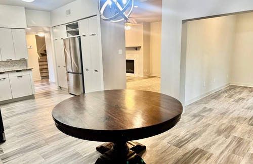 Kerrville Casa | SEE THE ECLIPSE ! 3/3 UNFURNISHED townhouse with a large 2nd story terrace