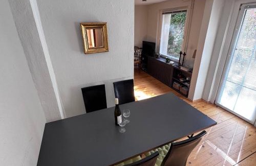 Altstadt Apartamento | seeglueck HÄUSLE - Charmantes Ferienhaus mit Innenhof in zentraler Altstadtlage von Konstanz