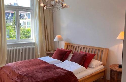Altstadt Apartamento | seeglueck SEELIEBE - Charmante Jugendstilwohnung mit Parkplatz direkt im Zentrum nahe Bahnhof und Seeufer in Konstanz