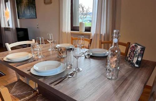 Reichenau Apartamento | seeglueck SEENSUCHT - Ferienhaus mit teilweiser Seesicht großer Terrasse Parkplatz und Seenähe auf der Insel Reichenau bei Konstanz