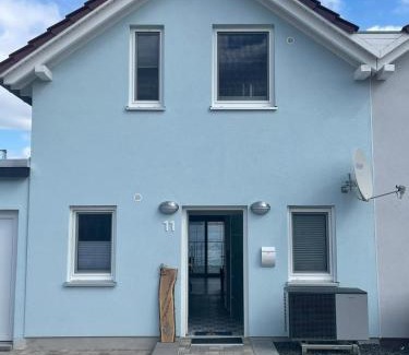 Mucheln Casa | Seehaus Pippa mit Sauna and Whirlpool direkt am See