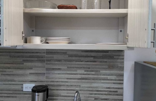 Esterito Apartamento | Seguro cómodo bonito bien comunicado apartamento 3cuadras del malecón de La Paz