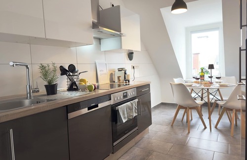 Weststadt Apartamento | Sehr Großes Maisonette Apartment in Bestlage