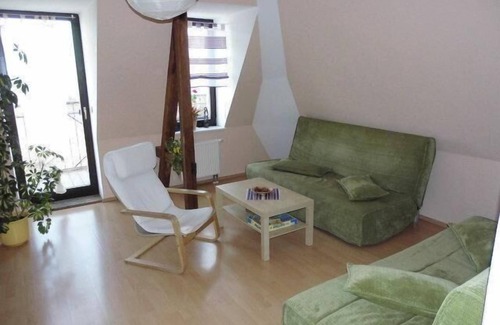 Loebtau Apartamento | Muy bonito apartamento dúplex de 4 habitaciones con 110m² + balcón + central y buena relación calidad-precio - T7