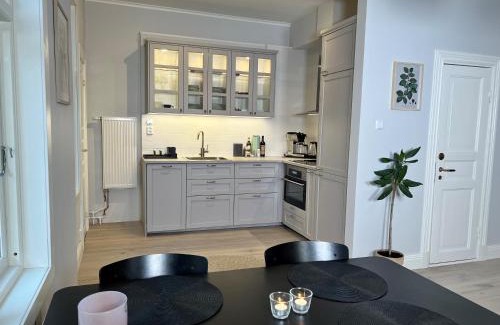 Bukten Apartamento | Sekelskiftescharm i Hjärtat av Strömstad, 4 bäddar - Historic Charm, for 4 Guests