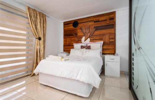 Chaneng Casa | SelaMod Village Guest House