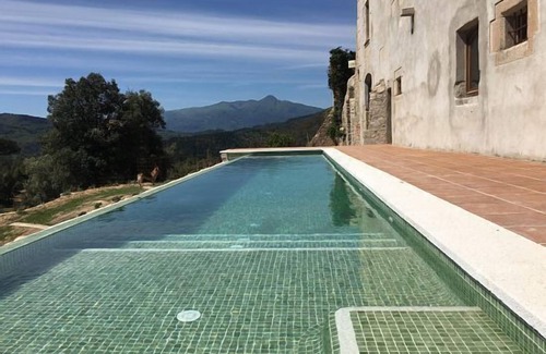 Santa Coloma de Farners Cabaña | Casa rural (alquiler íntegro) Monestir de Sant Salvi para 26 personas