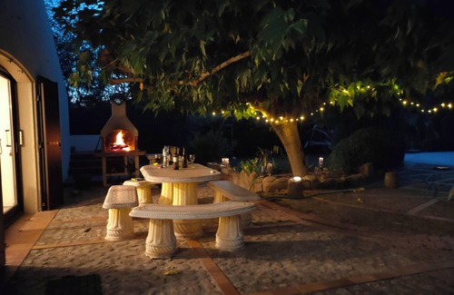 Montesquieu-des-Alberes Apartamento | Self-catering 2-bedroom apartment with pool and garden
