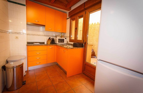 Paredes de Buitrago Chalet De Esquí | La casa Luna mantiene el calor en invierno y se conserva fresca en verano.
