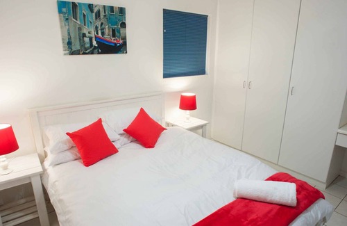 Gordons Bay Central Casa | Self-catering Accommodation in Gordons Bay, Cape Winelands