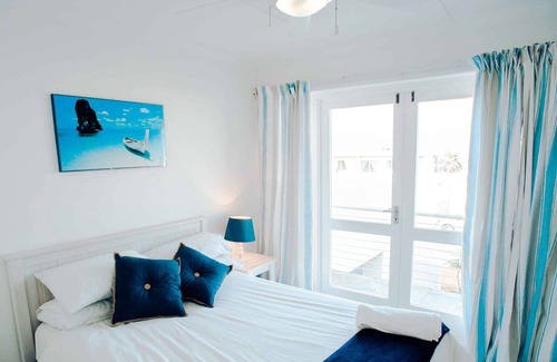 Gordons Bay Central Casa | Self-catering Accommodation in Gordons Bay, Cape Winelands
