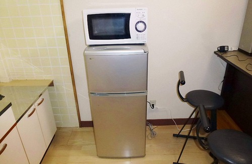 Kasuga Apartamento | wifi Amenity es un dormitorio sencillo a solo 10 minutos de la estación JR Kasuga.