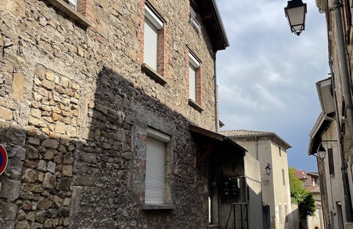 Chavanay Apartamento | Self-catering apartment 90m2 Chavanay 8-11 persons