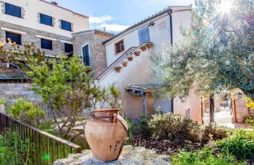 Oliola Cabaña | Casa rural (alquiler íntegro) Cal Albareda para 15 personas