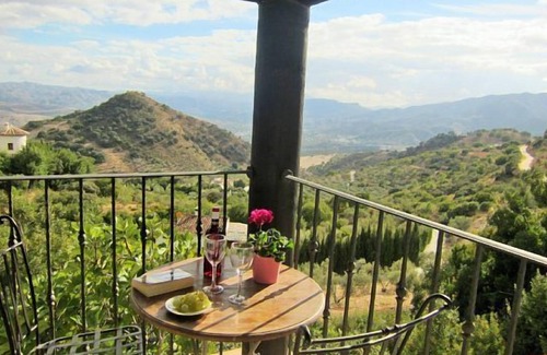 Alora Cabaña | Casa rural (alquiler íntegro) El Chorro Villas para 8 personas