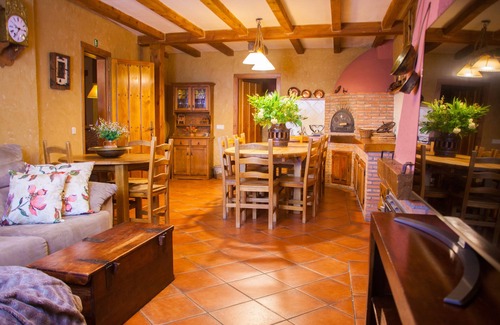 Braojos Cabaña | Casa rural con SPA (Jacuzzi y Sauna) ideal para grupos y rutas de senderismo/BTT