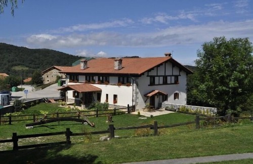Larraun Cabaña | Casa rural (alquiler íntegro) Mikeletxenea para 14 personas
