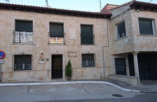 Velilla Cabaña | Casa rural (alquiler íntegro) San Blas para 10 personas