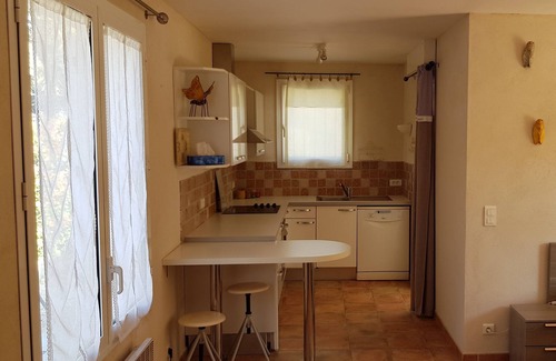 Gemenos Apartamento | Self-catering studio at Villa Garlaban ******.