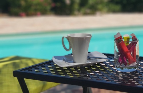 Gemenos Apartamento | Self-catering studio at Villa Garlaban ******.