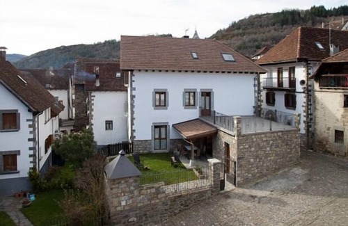 Ochagavia Cabaña | Casa rural (alquiler íntegro) Txalastaso para 8 personas