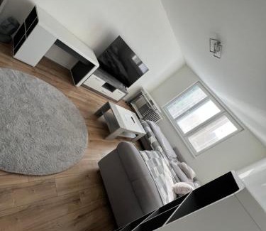 Nitra Apartamento | -Self-check- brand new apartment White-Diamond