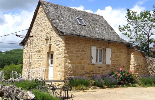 Castelnau-de-Mandailles Casa | Casa rural independiente con piscina