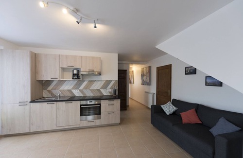 Flassans-sur-Issole Apartamento | Self-contained 2-bedroom apartment in beautiful Provencal villa
