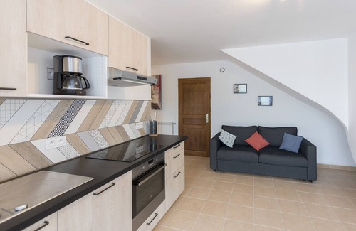 Flassans-sur-Issole Apartamento | Self-contained 2-bedroom apartment in beautiful Provencal villa