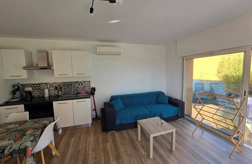 Flassans-sur-Issole Apartamento | Self-contained studio in the heart of the Var
