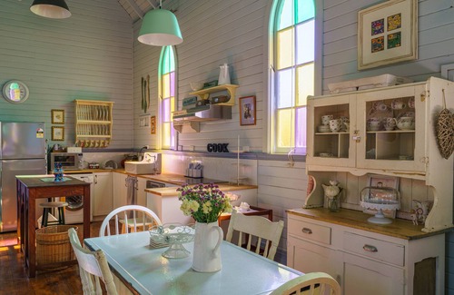 Central Mudgee Casa | Self Contained Restored Heritage c. 1914 Church