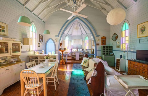 Central Mudgee Casa | Self Contained Restored Heritage c. 1914 Church
