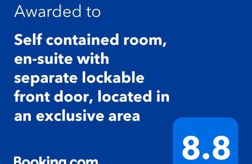 Wednesbury Cama Y Desayuno | Self contained room, en-suite with separate lockable front door, located in an exclusive area